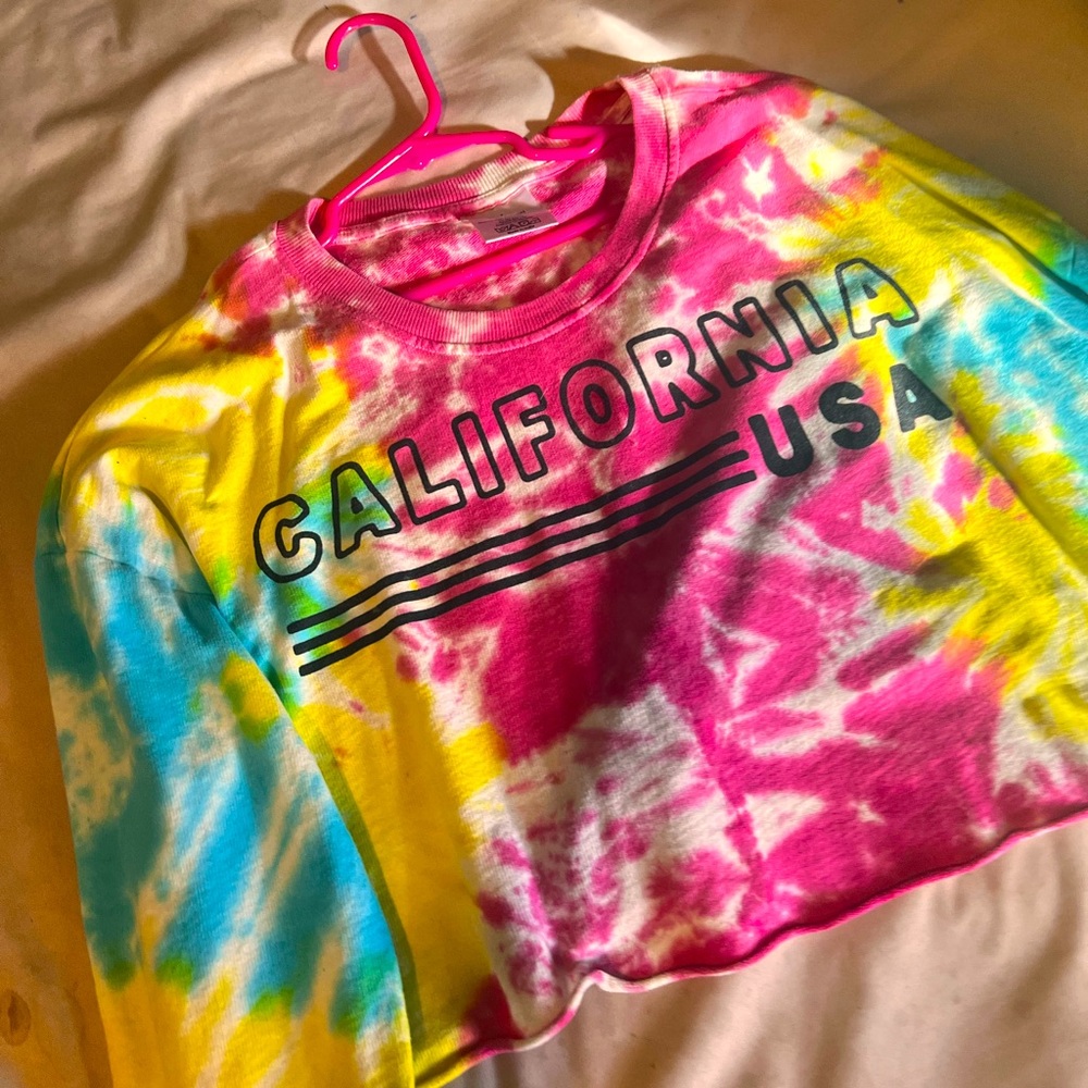 Rainbow tie-dye cropped shirt